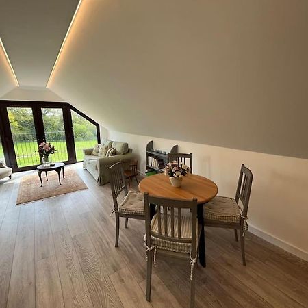 Апартаменты The Stable, Grove End Farm Петвёт Экстерьер фото