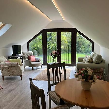 Апартаменты The Stable, Grove End Farm Петвёт Экстерьер фото