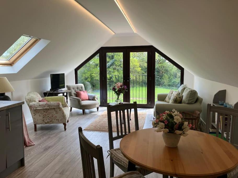 Апартаменты The Stable, Grove End Farm Петвёт Экстерьер фото