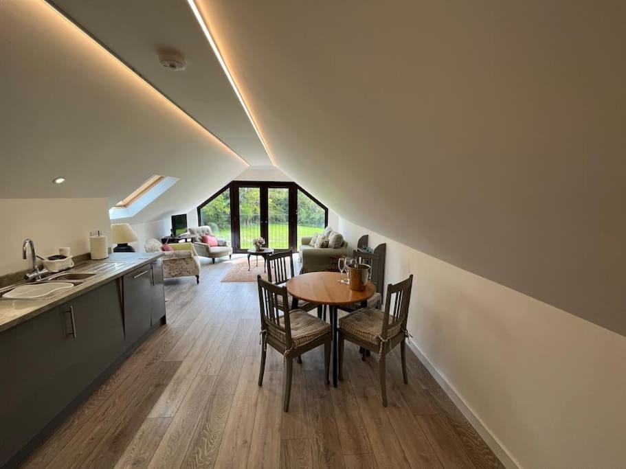 Апартаменты The Stable, Grove End Farm Петвёт Экстерьер фото