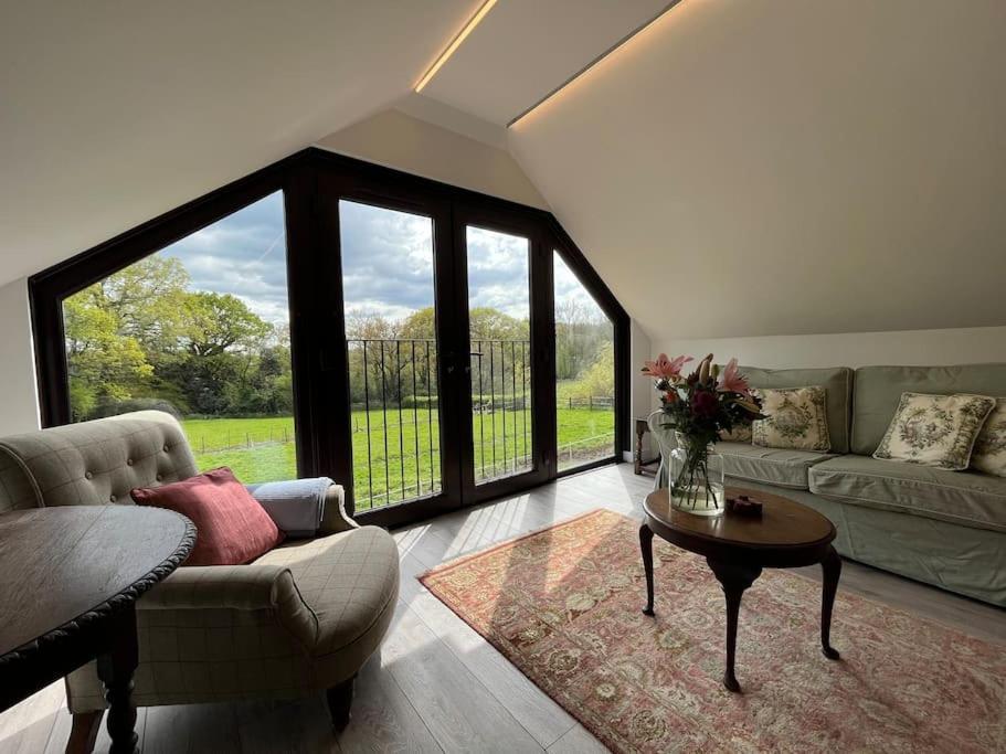 Апартаменты The Stable, Grove End Farm Петвёт Экстерьер фото